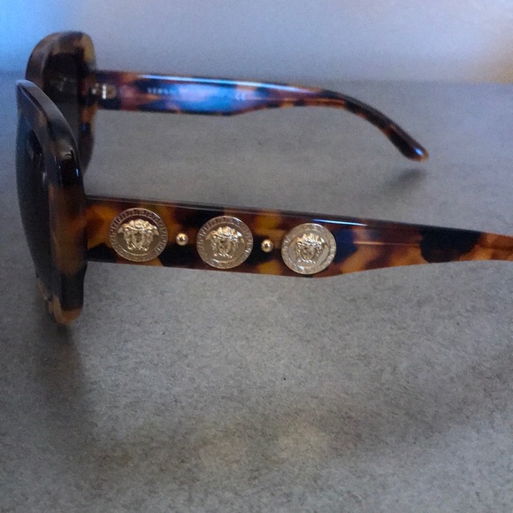 Versace shades - Picture 2 of 5